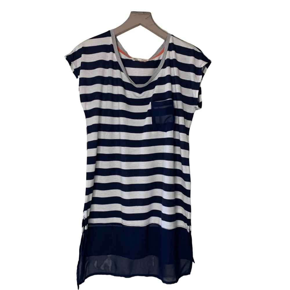 Rewind blue crewneck/short sleeve/pinstripe 1 pocket/lace at bottom shirt